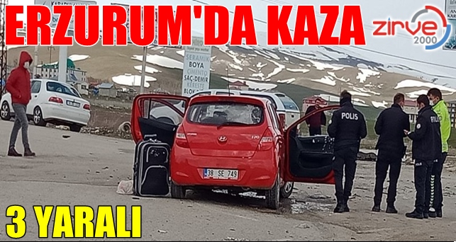 Otomobil ambulansla çarpıştı