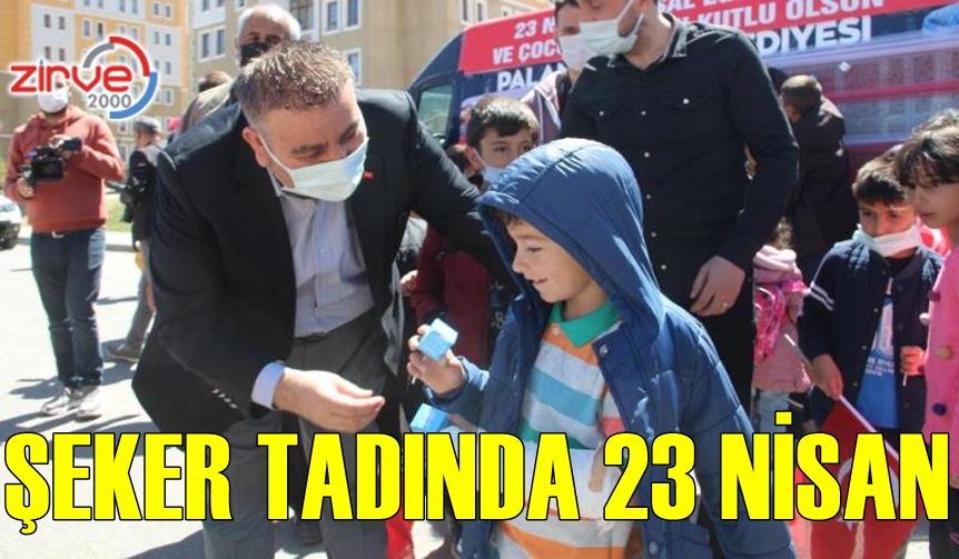 Sokak sokak gezip şeker dağıttılar
